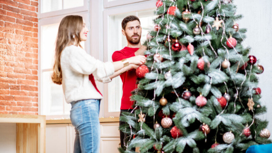 How to Survive the Holidays as a Single